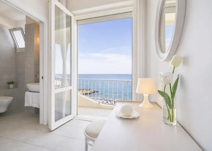 Ambasciatori Hotel - Davanti a noi solo il Mare Misano Adriatico